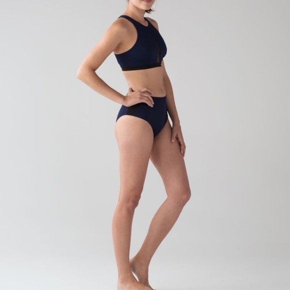 Lululemon Sz 4 Endless Horizons Swim Top In
Euro Navy / Black EUC - Picture 12 of 12